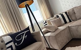 Nowa apartament - komfortowe 61m2 - 3 pokoje, garaż, klimatyzacja